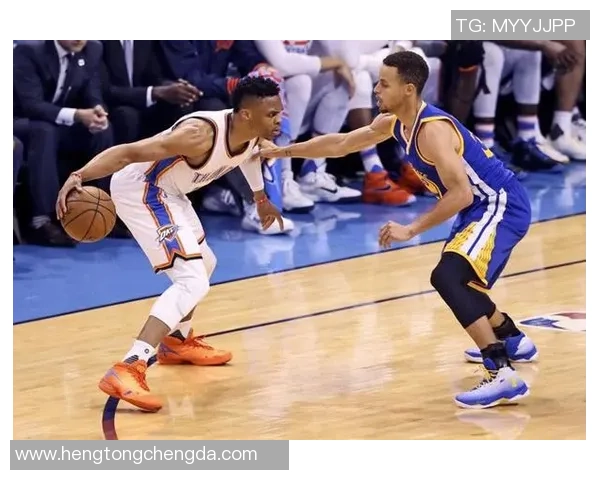 2016年2017年勇士与雷霆的激烈对决回顾与分析